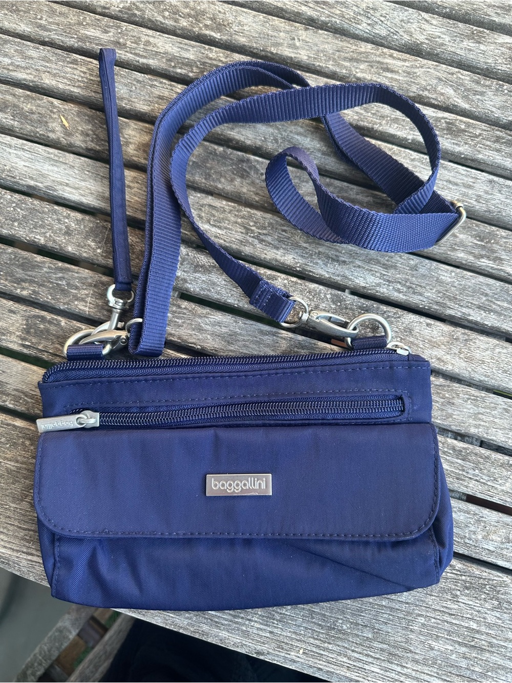 Baggallini Navy Blue Convertible Crossbody Wristlet Travel Organizer Bag